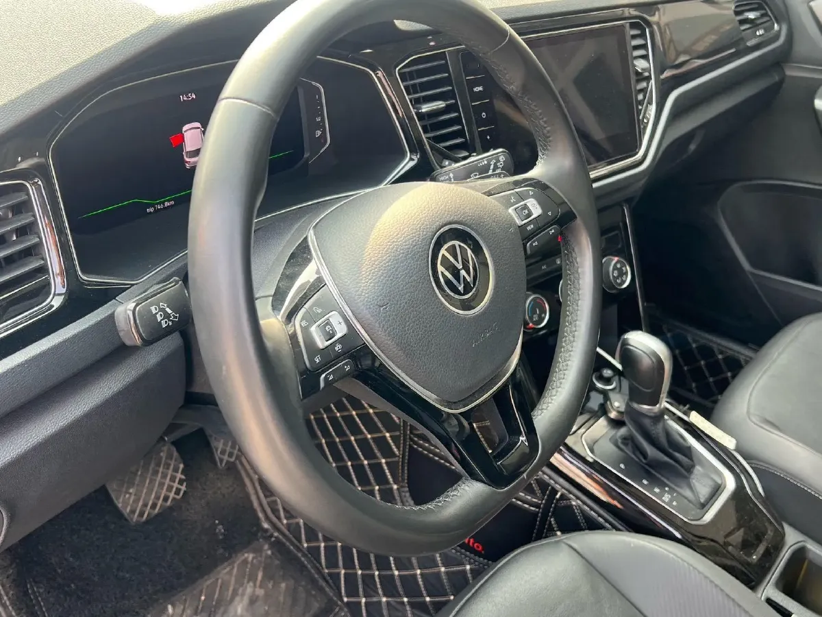 2022 Volkswagen T-Roc 1.4T 150HP L4 7DCT,autocango,china used car exporter,china ev exporter,chinese used car exporter,chinese used ev exporter