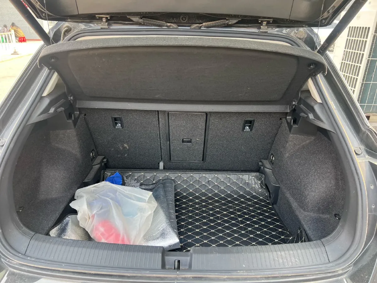 2022 Volkswagen T-Roc 1.4T 150HP L4 7DCT,autocango,china used car exporter,china ev exporter,chinese used car exporter,chinese used ev exporter