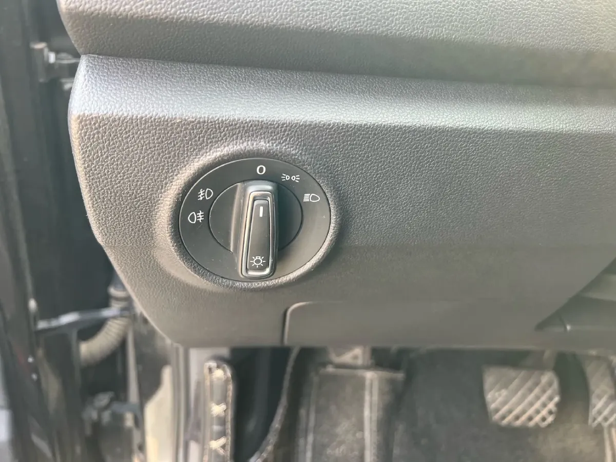 2022 Volkswagen T-Roc 1.4T 150HP L4 7DCT,autocango,china used car exporter,china ev exporter,chinese used car exporter,chinese used ev exporter