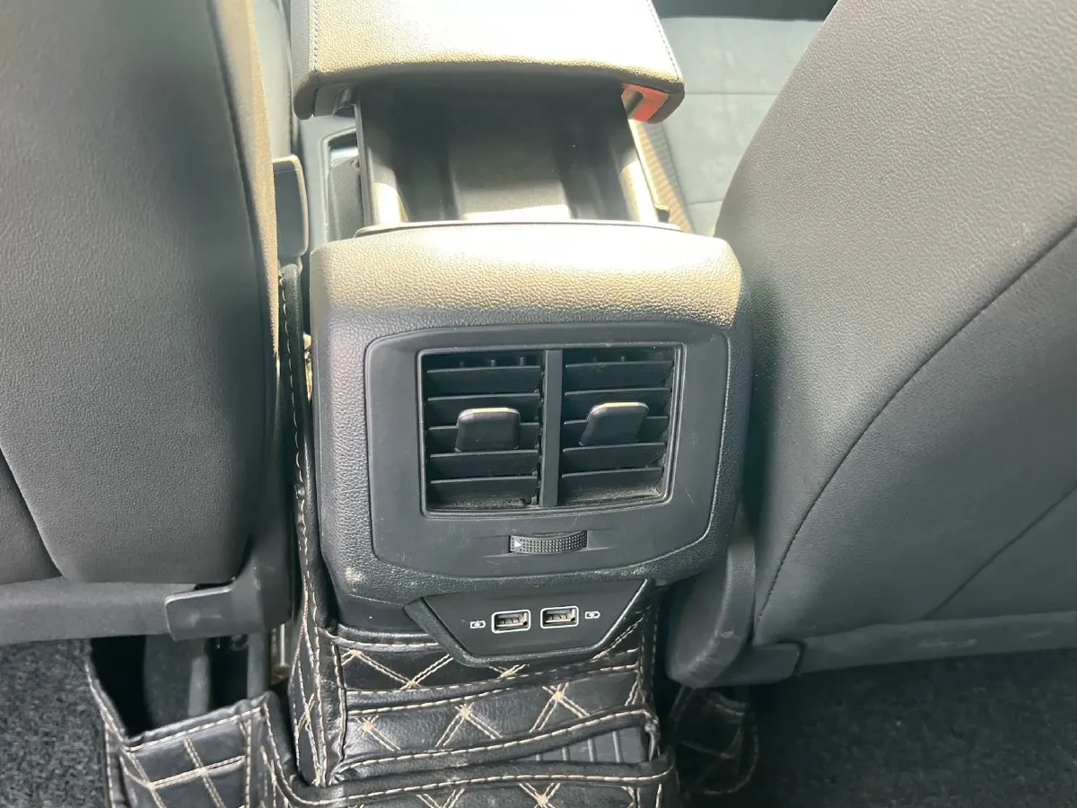 2022 Volkswagen T-Roc 1.4T 150HP L4 7DCT,autocango,china used car exporter,china ev exporter,chinese used car exporter,chinese used ev exporter