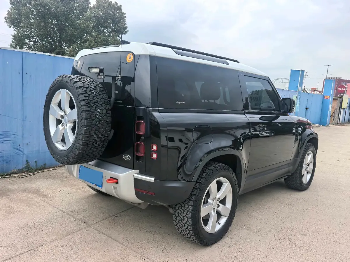 2021 Land Rover Defender 3.0T 400HP L6 8AT,autocango,china used car exporter,china ev exporter,chinese used car exporter,chinese used ev exporter