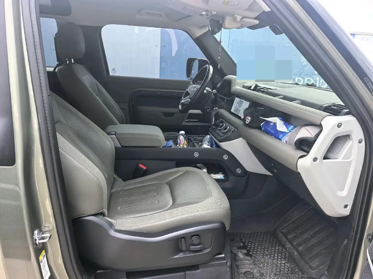 2021 Land Rover Defender 3.0T 400HP L6 8AT,autocango,china used car exporter,china ev exporter,chinese used car exporter,chinese used ev exporter