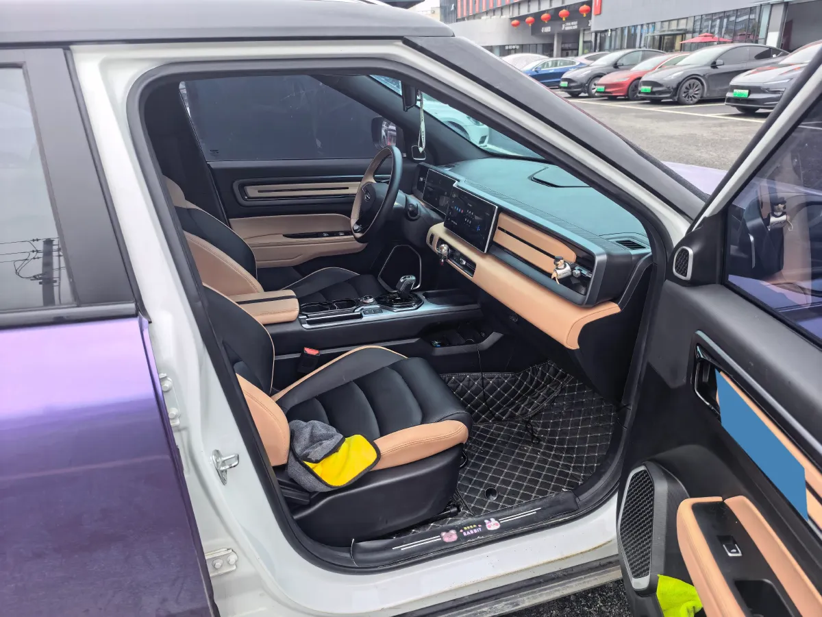 2023 Geely ICON 1.5T 181HP L4 7DCT,autocango,china used car exporter,china ev exporter,chinese used car exporter,chinese used ev exporter