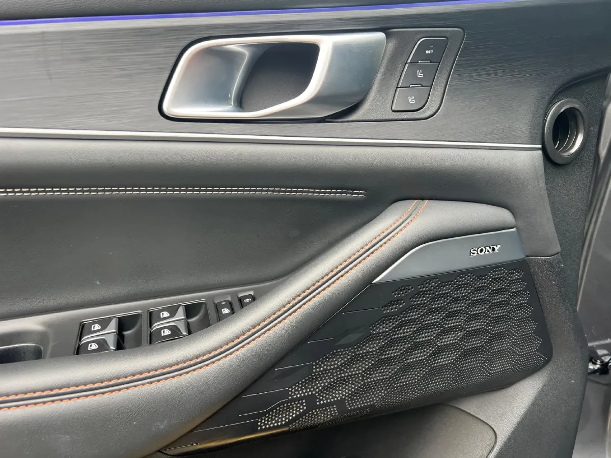 2021 ChangAn UNI-K 2.0T 233HP L4 8AT,autocango,china used car exporter,china ev exporter,chinese used car exporter,chinese used ev exporter