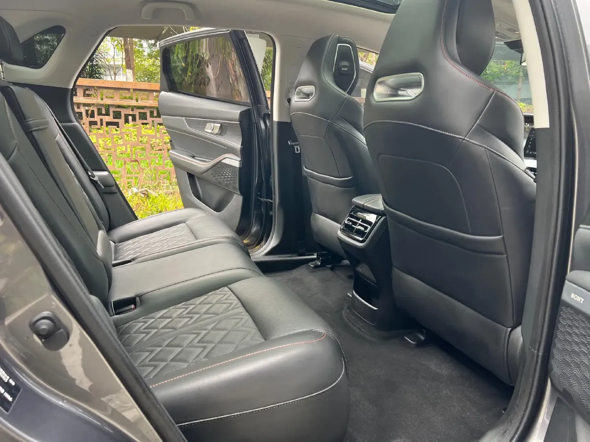 2021 ChangAn UNI-K 2.0T 233HP L4 8AT,autocango,china used car exporter,china ev exporter,chinese used car exporter,chinese used ev exporter