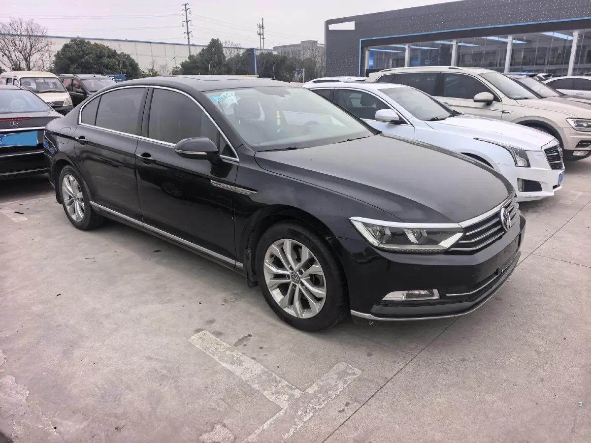2018 Volkswagen Magotan 1.8T 180HP L4 7DCT,autocango,china used car exporter,china ev exporter,chinese used car exporter,chinese used ev exporter