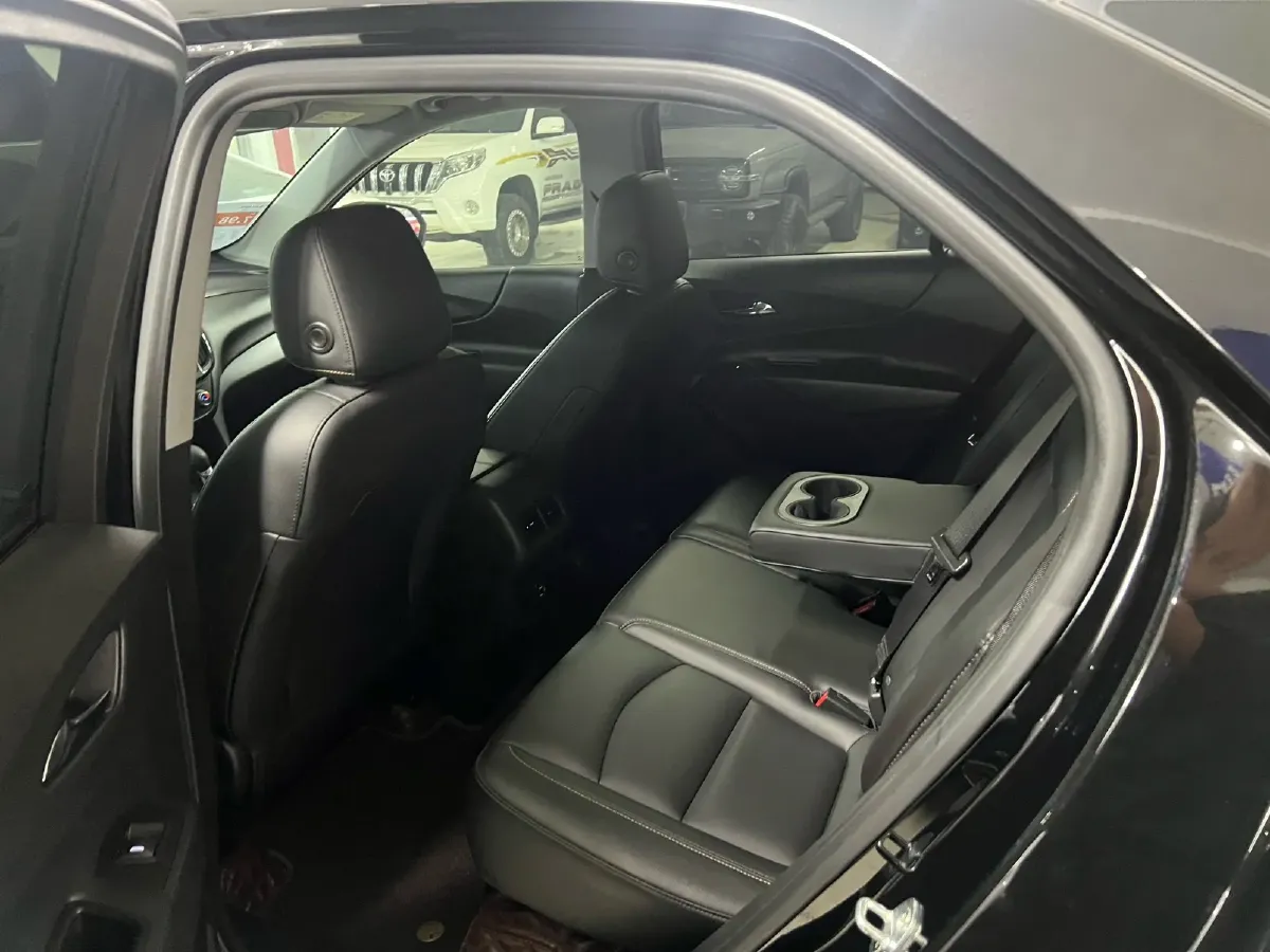 2021 Chevrolet Equinox 1.5T 169HP L4 6AT,autocango,china used car exporter,china ev exporter,chinese used car exporter,chinese used ev exporter