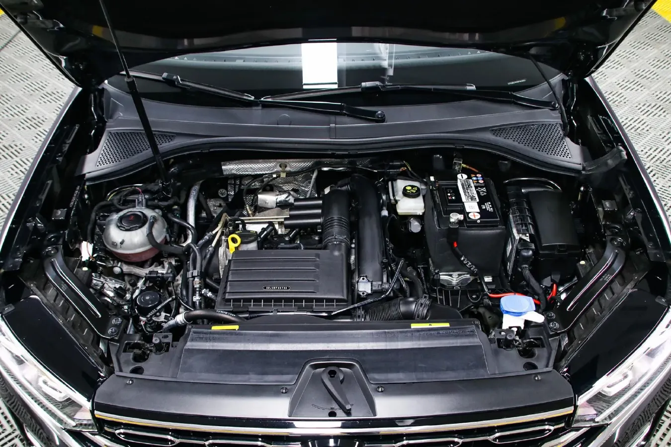 2022 Volkswagen Tayron 1.4T 150HP L4 7DCT,autocango,china used car exporter,china ev exporter,chinese used car exporter,chinese used ev exporter