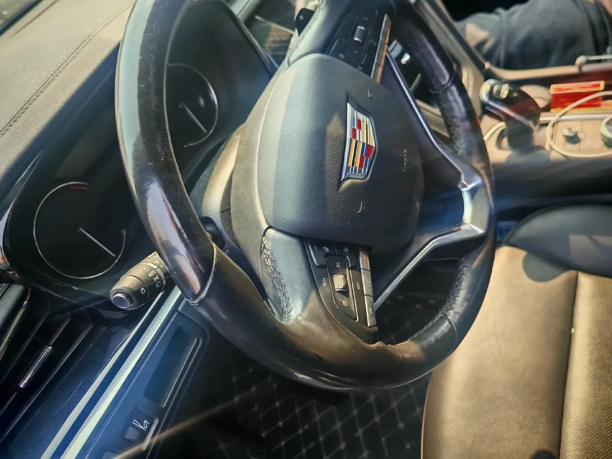 2020 Cadillac XT6 2.0T 241HP L4 9AT,autocango,china used car exporter,china ev exporter,chinese used car exporter,chinese used ev exporter