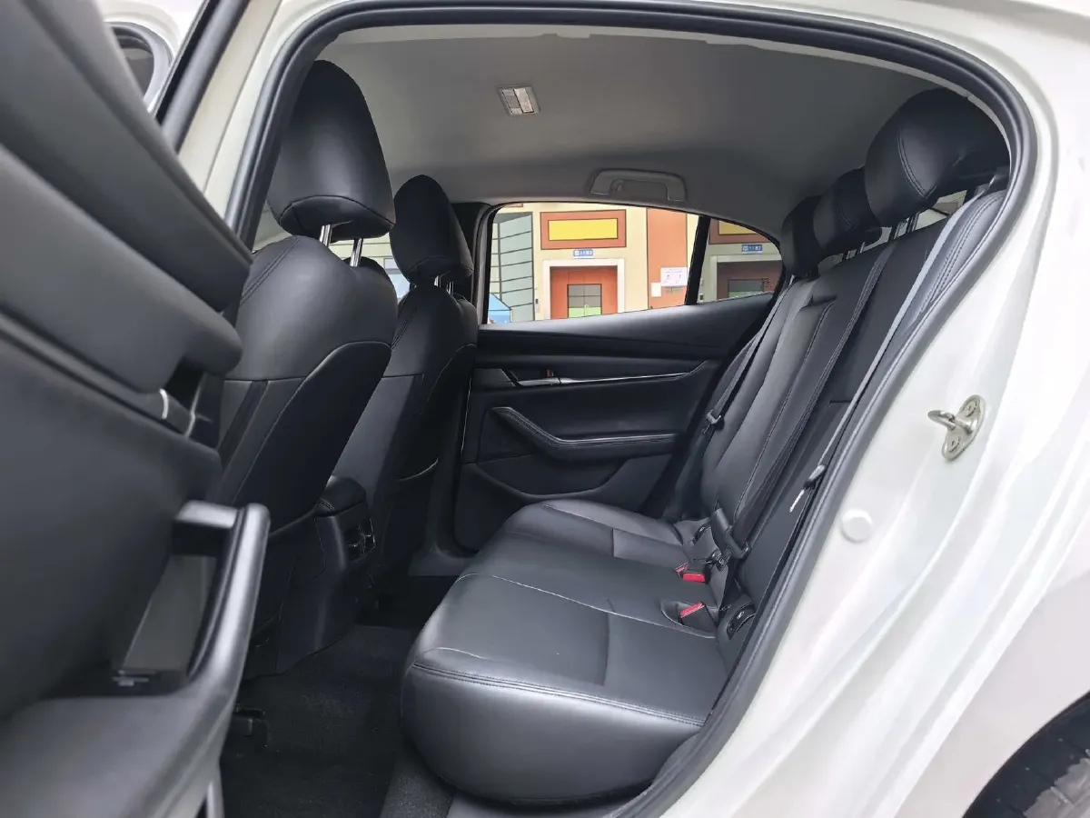 2021 Mazda 3 Axela 1.5L 117HP L4 6AT,autocango,china used car exporter,china ev exporter,chinese used car exporter,chinese used ev exporter