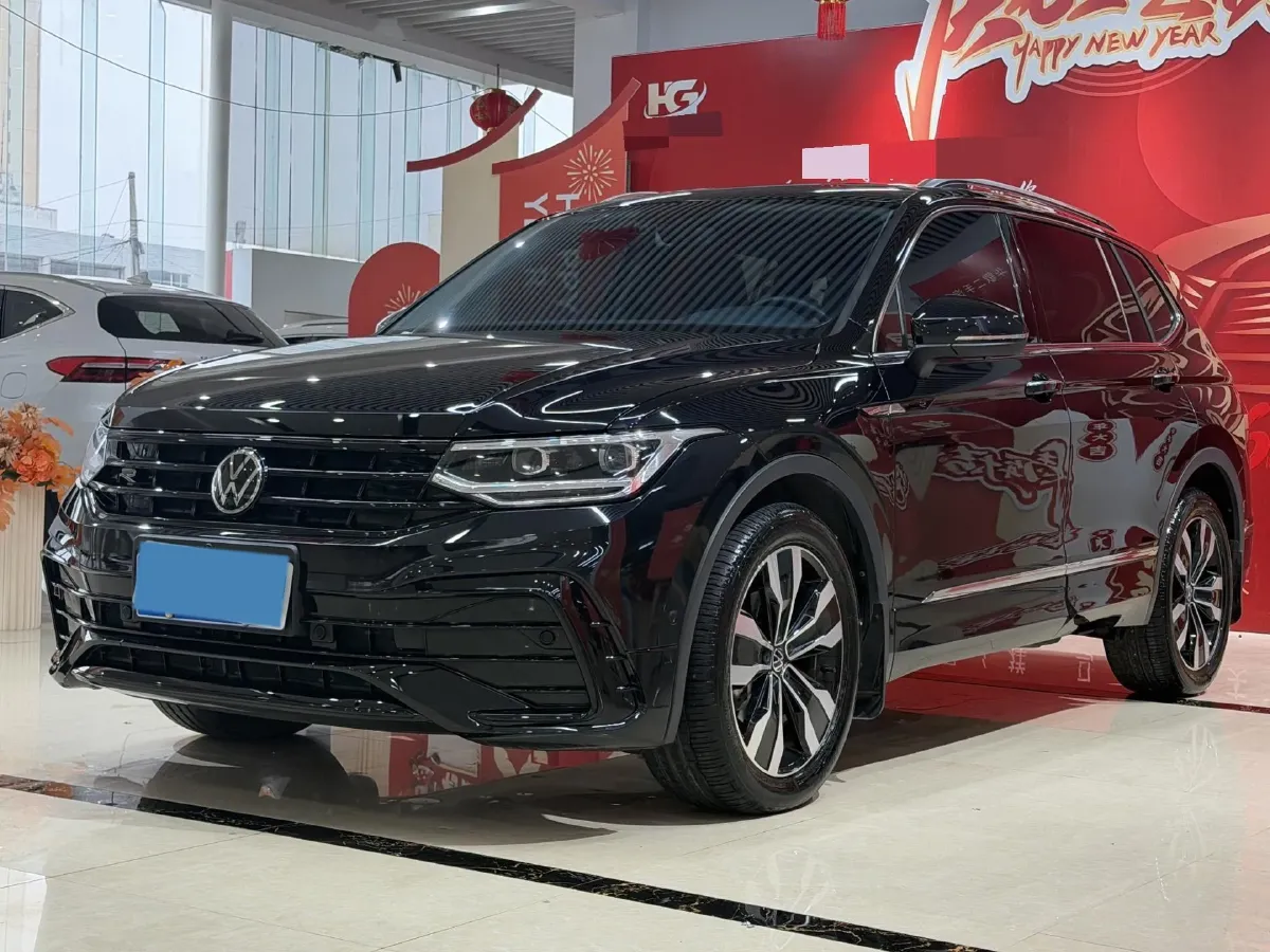 2024 Volkswagen Tiguan L 2.0T 186HP L4 7DCT,autocango,china used car exporter,china ev exporter,chinese used car exporter,chinese used ev exporter