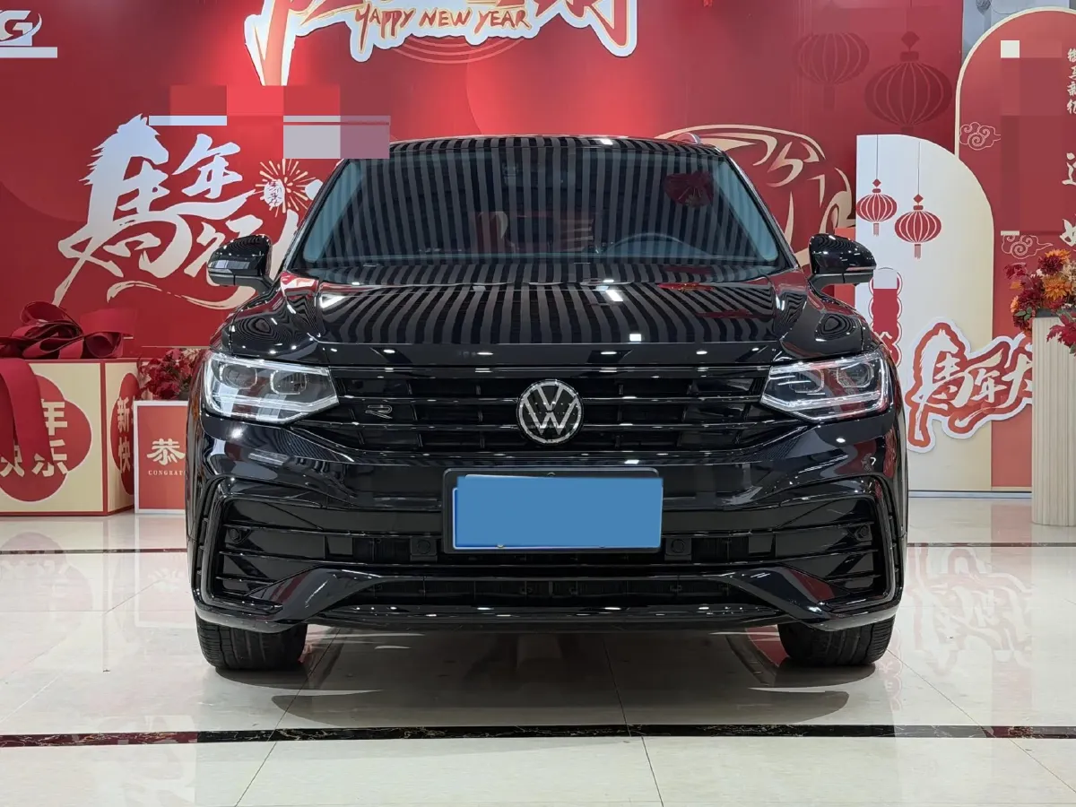 2024 Volkswagen Tiguan L 2.0T 186HP L4 7DCT,autocango,china used car exporter,china ev exporter,chinese used car exporter,chinese used ev exporter