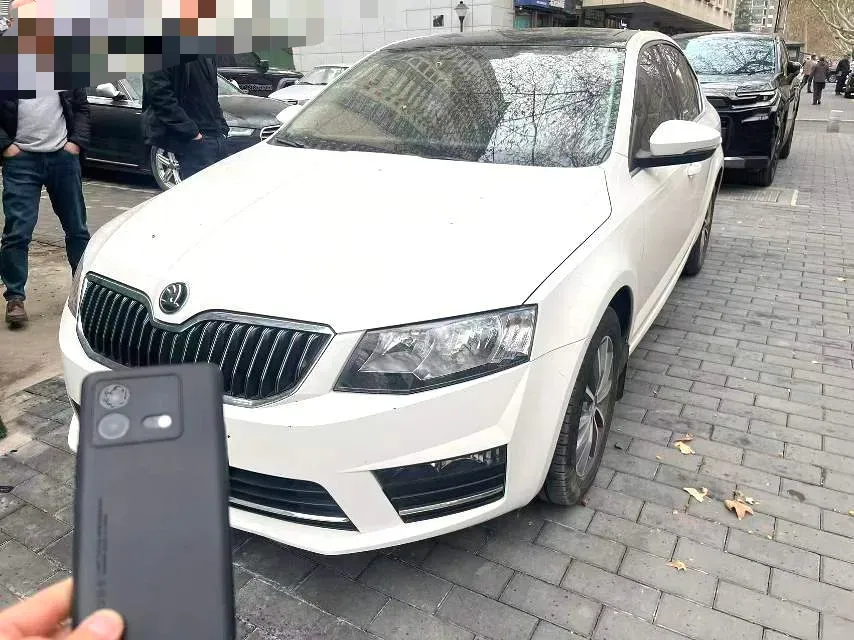 2017 Skoda Octavia 1.6L 110HP L4 6AT,autocango,china used car exporter,china ev exporter,chinese used car exporter,chinese used ev exporter