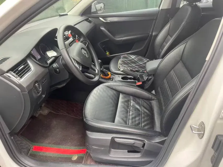 2017 Skoda Octavia 1.6L 110HP L4 6AT,autocango,china used car exporter,china ev exporter,chinese used car exporter,chinese used ev exporter