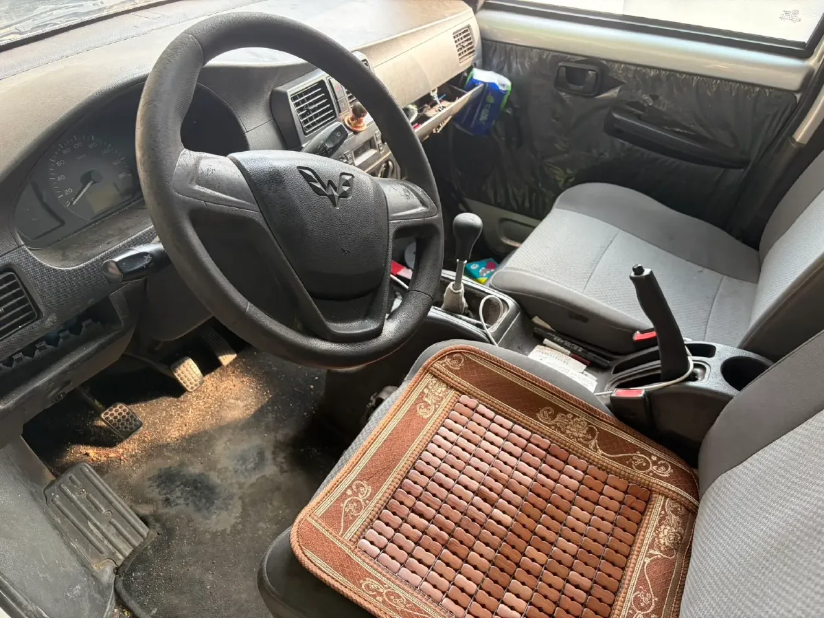 2016 WuLing ZhiGuang Mini Truck 1.2L 82HP L4 5MT,autocango,china used car exporter,china ev exporter,chinese used car exporter,chinese used ev exporter