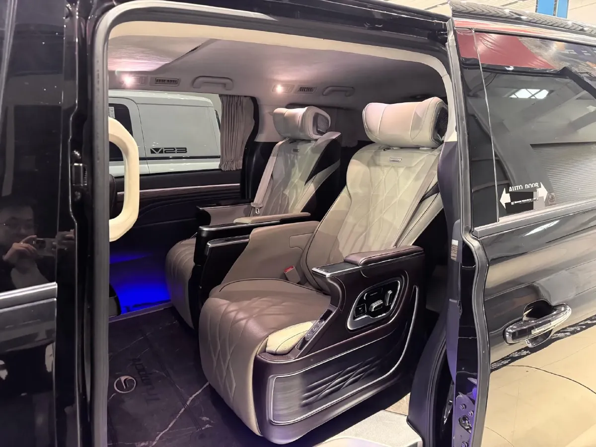 2021 GAC Trumpchi M8 2.0T 252HP L4 8AT,autocango,china used car exporter,china ev exporter,chinese used car exporter,chinese used ev exporter