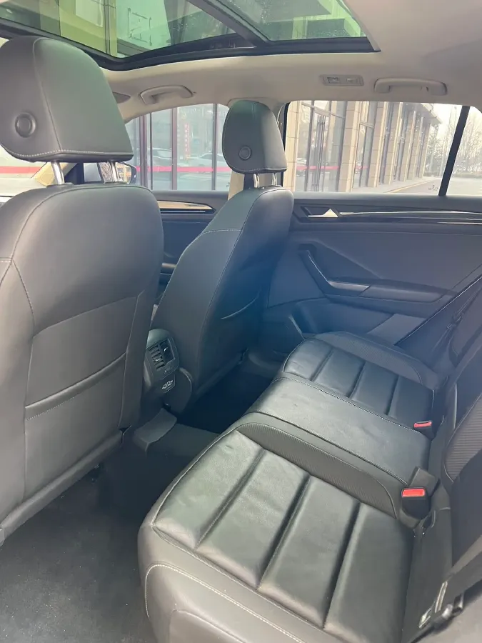 2021 Volkswagen T-Roc 1.4T 150HP L4 7DCT,autocango,china used car exporter,china ev exporter,chinese used car exporter,chinese used ev exporter