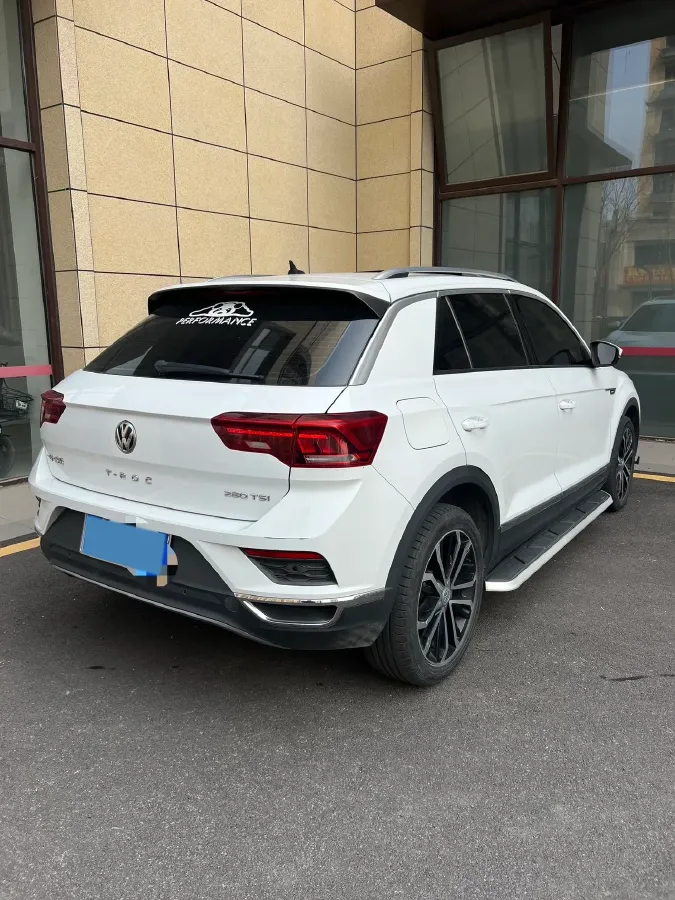 2021 Volkswagen T-Roc 1.4T 150HP L4 7DCT,autocango,china used car exporter,china ev exporter,chinese used car exporter,chinese used ev exporter