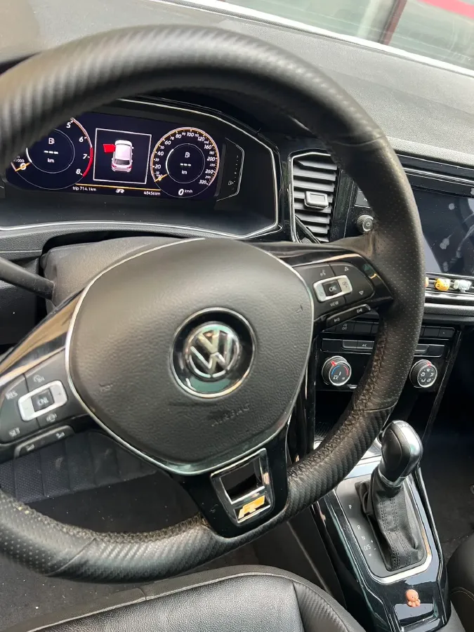 2021 Volkswagen T-Roc 1.4T 150HP L4 7DCT,autocango,china used car exporter,china ev exporter,chinese used car exporter,chinese used ev exporter