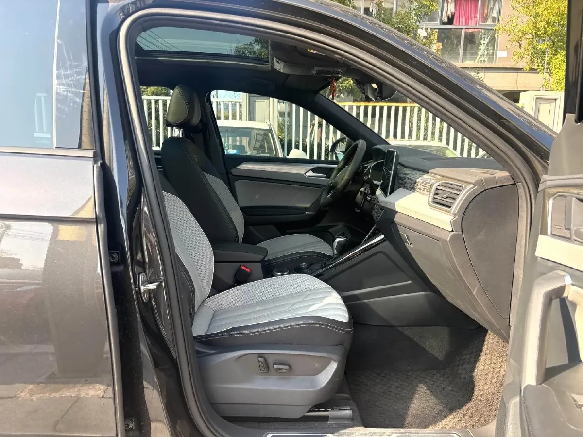 2024 Volkswagen Tayron 2.0T 220HP L4 7DCT,autocango,china used car exporter,china ev exporter,chinese used car exporter,chinese used ev exporter