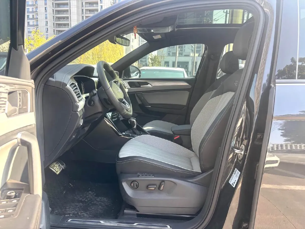 2024 Volkswagen Tayron 2.0T 220HP L4 7DCT,autocango,china used car exporter,china ev exporter,chinese used car exporter,chinese used ev exporter