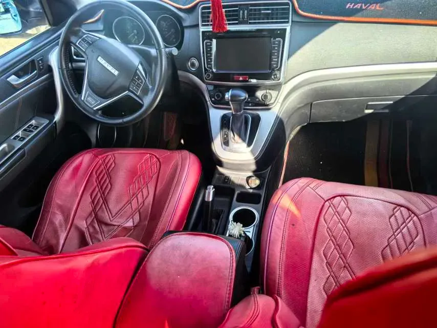 2017 Haval M6 1.5T 150HP L4 6AT,autocango,china used car exporter,china ev exporter,chinese used car exporter,chinese used ev exporter