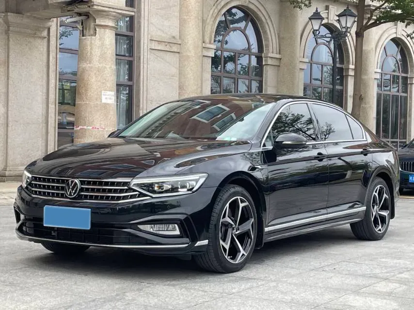 2023 Volkswagen Magotan 2.0T 186HP L4 7DCT,autocango,china used car exporter,china ev exporter,chinese used car exporter,chinese used ev exporter