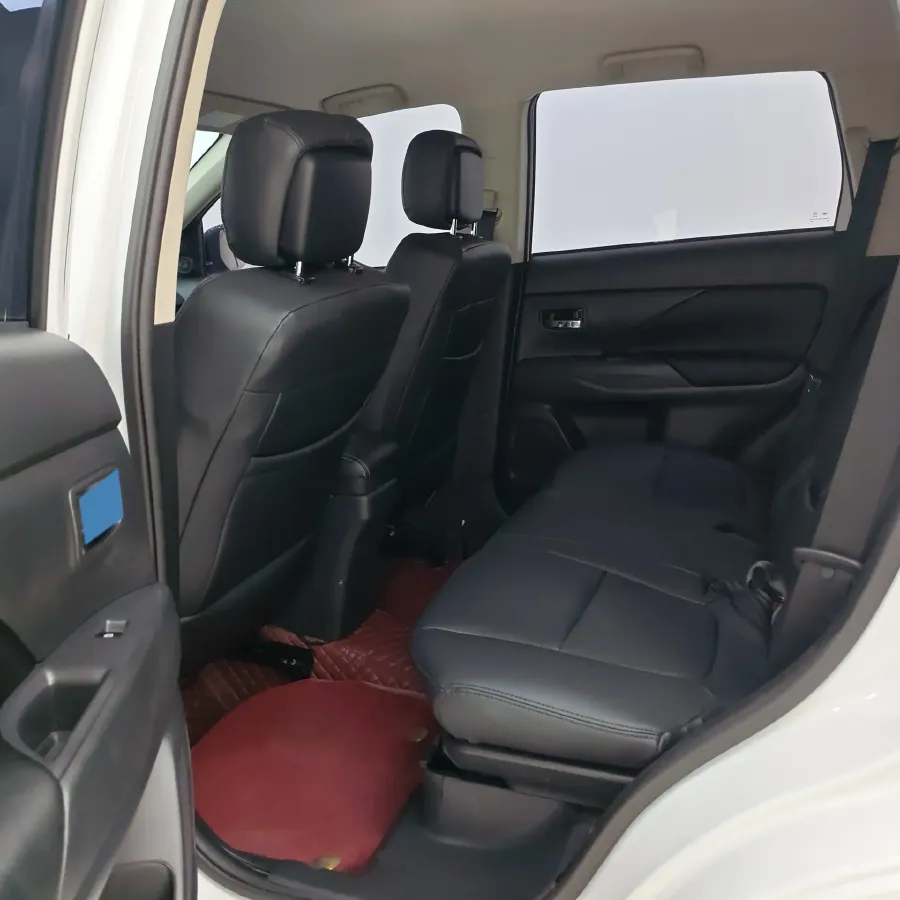 2021 Mitsubishi Outlander 2.0L 166HP L4 CVT,autocango,china used car exporter,china ev exporter,chinese used car exporter,chinese used ev exporter