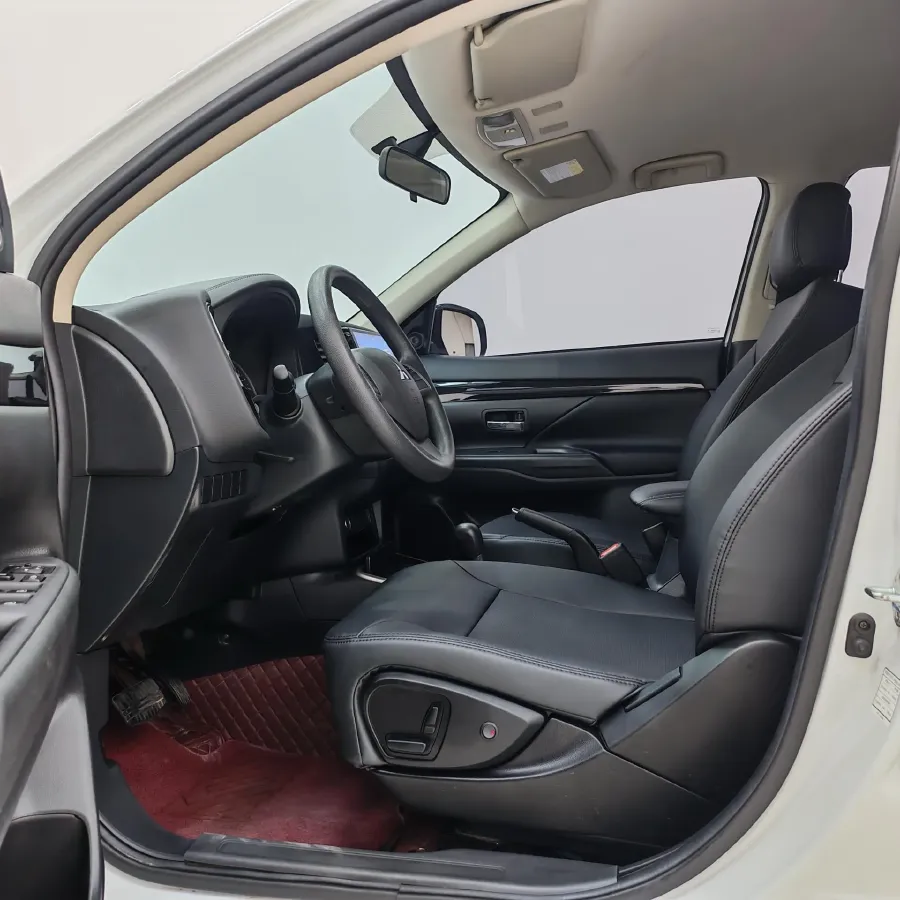 2021 Mitsubishi Outlander 2.0L 166HP L4 CVT,autocango,china used car exporter,china ev exporter,chinese used car exporter,chinese used ev exporter