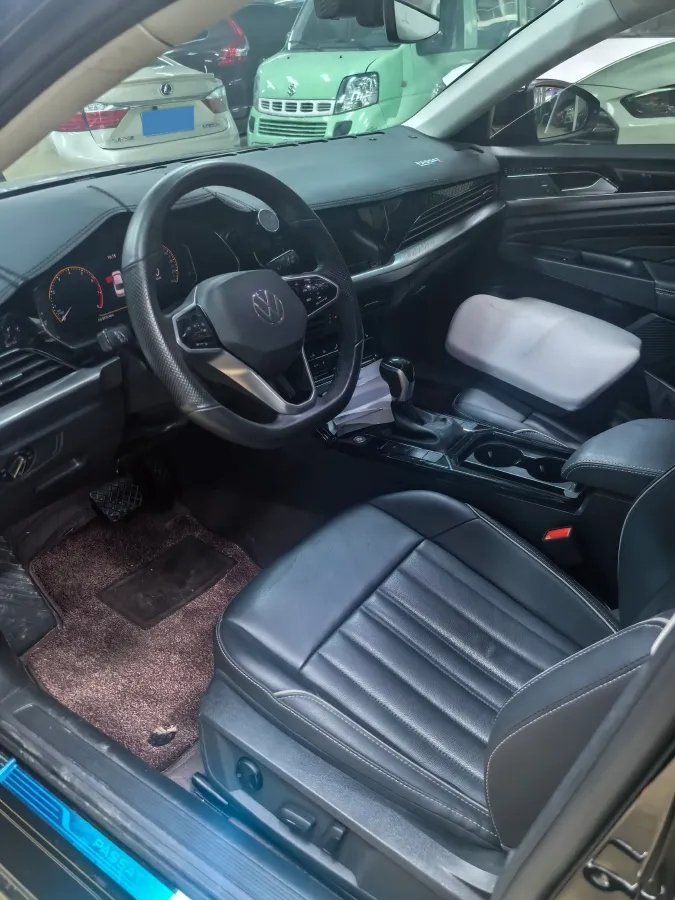 2023 Volkswagen Passat 2.0T 186HP L4 7DCT,autocango,china used car exporter,china ev exporter,chinese used car exporter,chinese used ev exporter