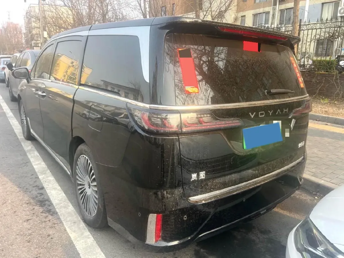 2025 Voyah Dream 1.5T 150HP L4 PHEV 41.7KWH,autocango,china used car exporter,china ev exporter,chinese used car exporter,chinese used ev exporter