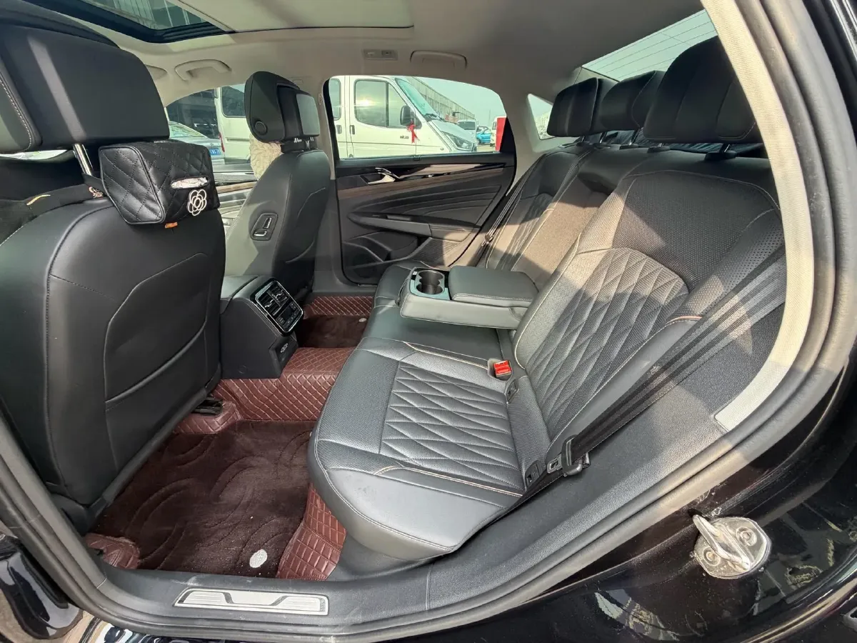 2019 Volvo V40 1.5T 152HP L4 6AT,autocango,china used car exporter,china ev exporter,chinese used car exporter,chinese used ev exporter