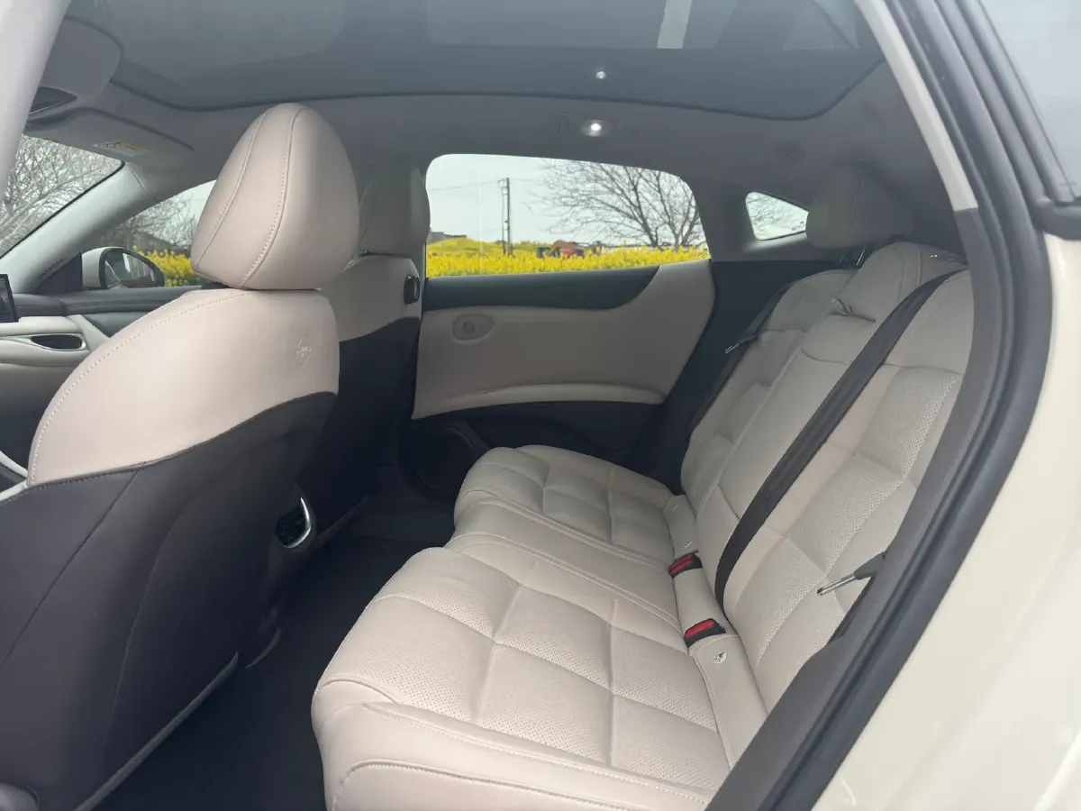 2024 IM L6 BEV 100KWH,autocango,china used car exporter,china ev exporter,chinese used car exporter,chinese used ev exporter