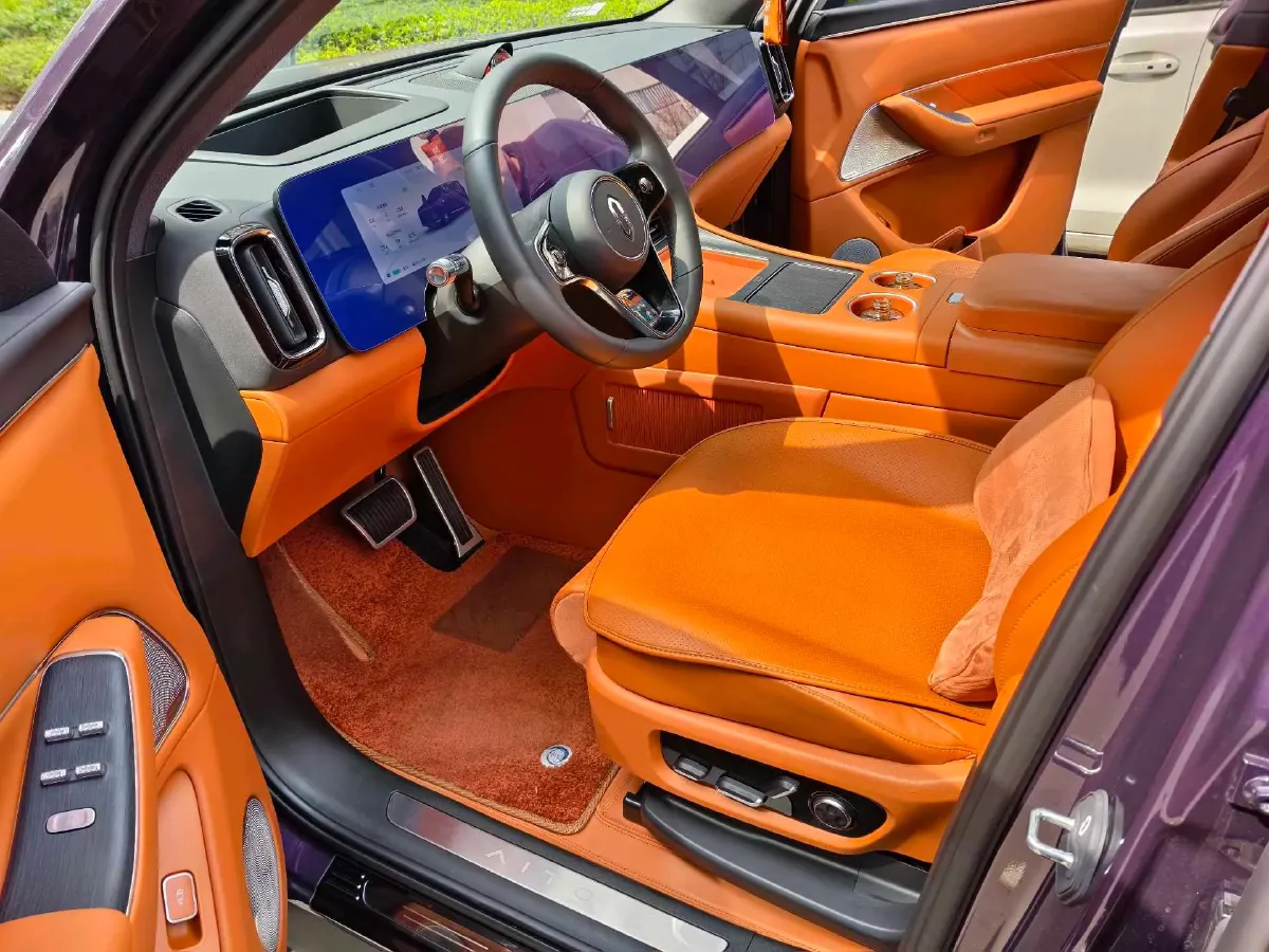 2025 AITO AITO M8 REEV 160HP REEV 53.4KWH,autocango,china used car exporter,china ev exporter,chinese used car exporter,chinese used ev exporter