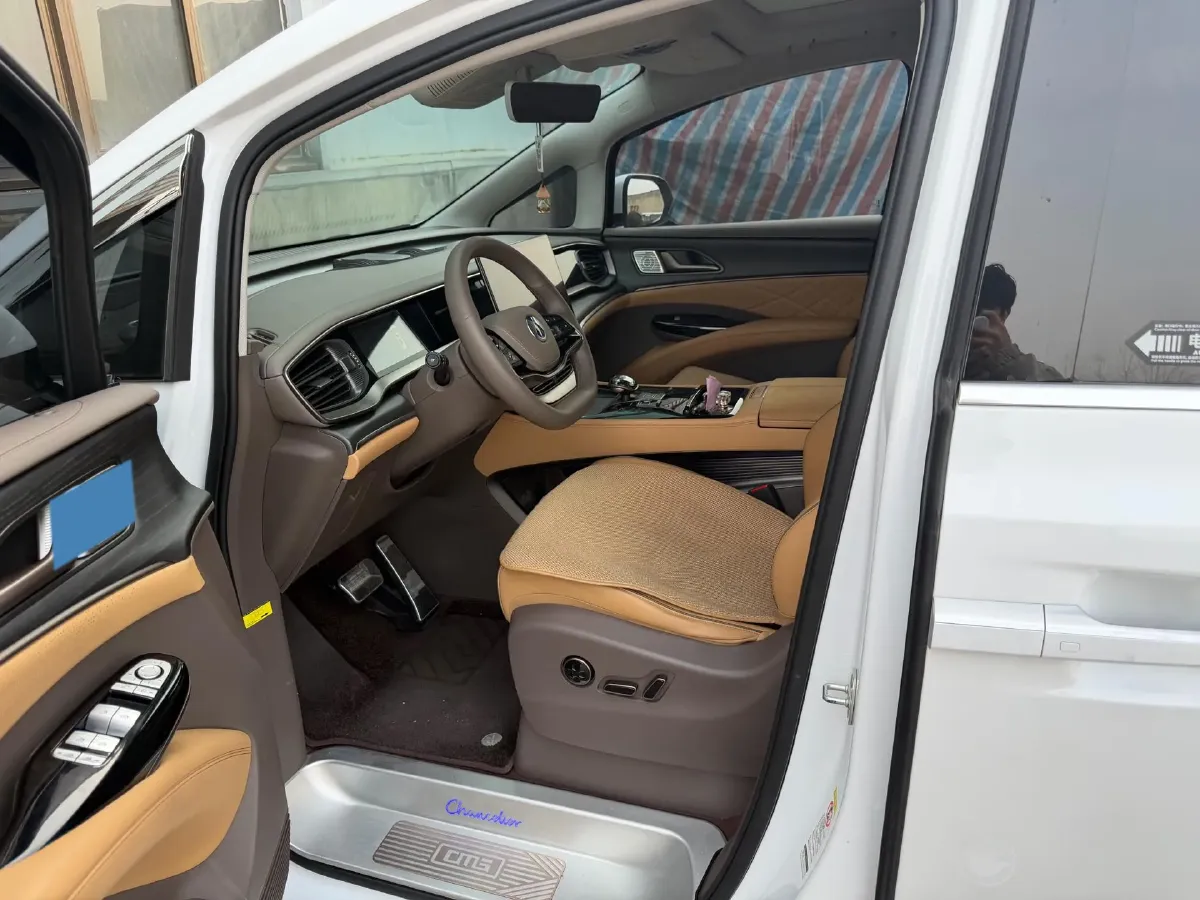 2022 Mercedes-Benz GLC Class 2.0T 197HP L4 9AT,autocango,china used car exporter,china ev exporter,chinese used car exporter,chinese used ev exporter