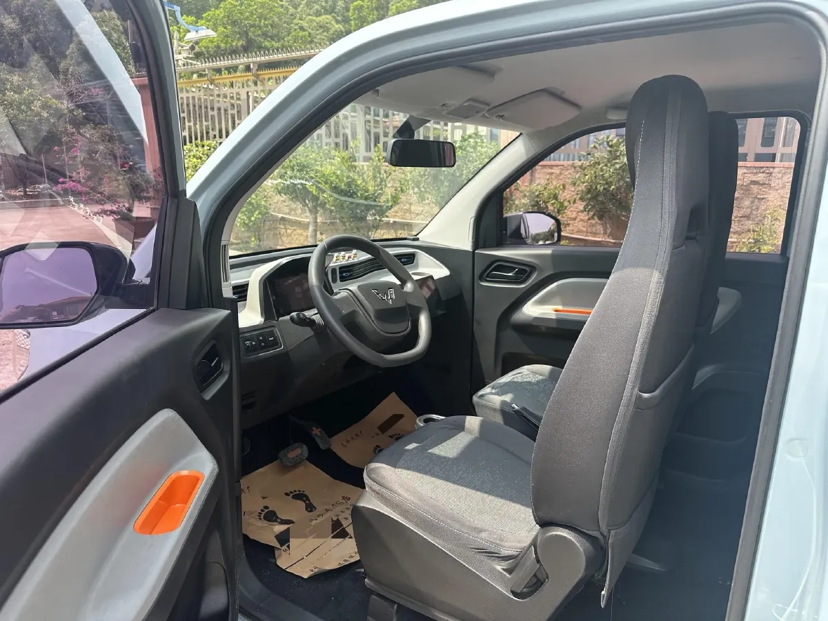 2020 WuLing HongGuang MINI EV BEV 13.8KWH,autocango,china used car exporter,china ev exporter,chinese used car exporter,chinese used ev exporter