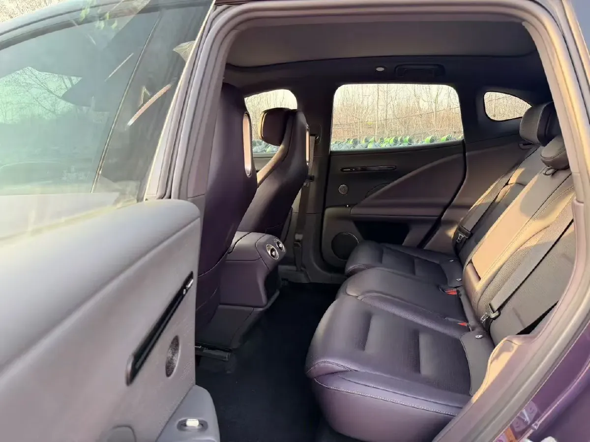 2024 Avatr 07 BEV 82.16KWH,autocango,china used car exporter,china ev exporter,chinese used car exporter,chinese used ev exporter