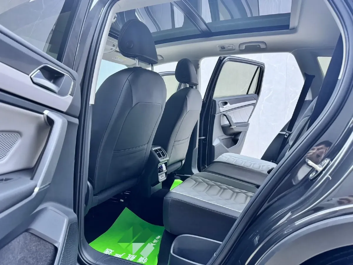 2025 Volkswagen Tayron 2.0T 186HP L4 7DCT,autocango,china used car exporter,china ev exporter,chinese used car exporter,chinese used ev exporter