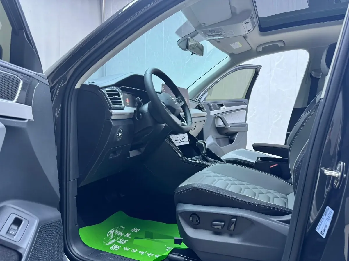 2025 Volkswagen Tayron 2.0T 186HP L4 7DCT,autocango,china used car exporter,china ev exporter,chinese used car exporter,chinese used ev exporter