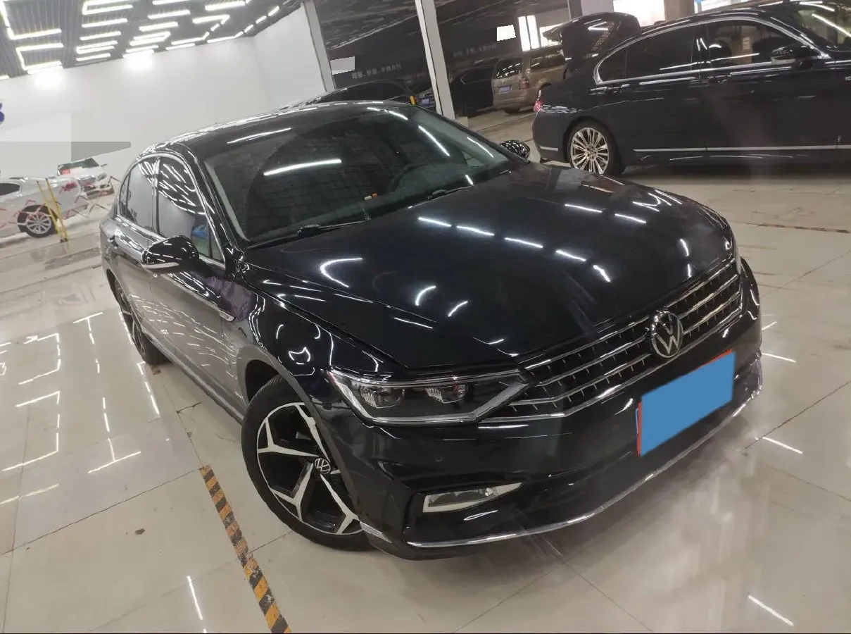 2023 Volkswagen Magotan 2.0T 186HP L4 7DCT,autocango,china used car exporter,china ev exporter,chinese used car exporter,chinese used ev exporter