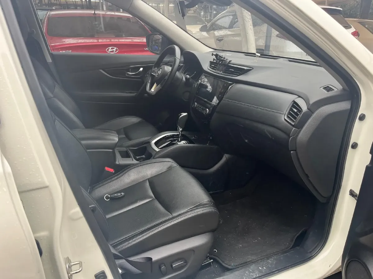 2021 Nissan X-Trail 2.0L 151HP L4 CVT,autocango,china used car exporter,china ev exporter,chinese used car exporter,chinese used ev exporter