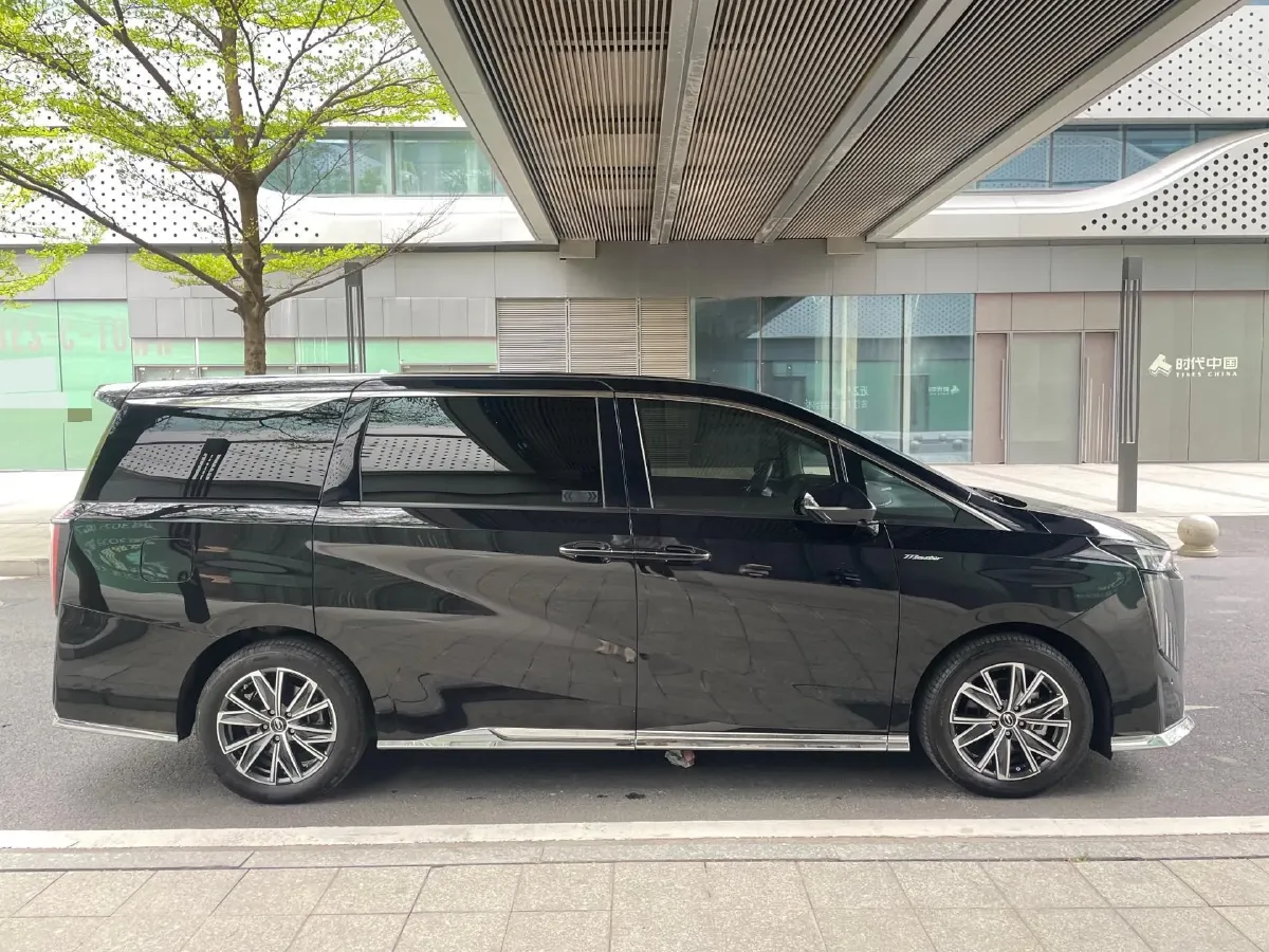 2023 GAC Trumpchi M8 2.0T 252HP L4 8AT,autocango,china used car exporter,china ev exporter,chinese used car exporter,chinese used ev exporter