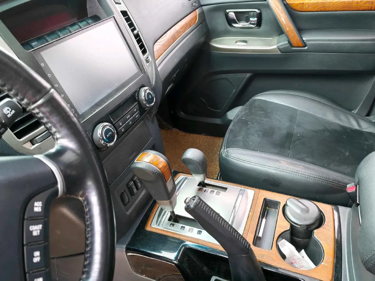 2018 Mitsubishi Pajero 3.0L 174HP V6 5AT,autocango,china used car exporter,china ev exporter,chinese used car exporter,chinese used ev exporter