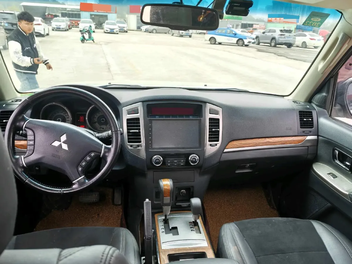 2018 Mitsubishi Pajero 3.0L 174HP V6 5AT,autocango,china used car exporter,china ev exporter,chinese used car exporter,chinese used ev exporter