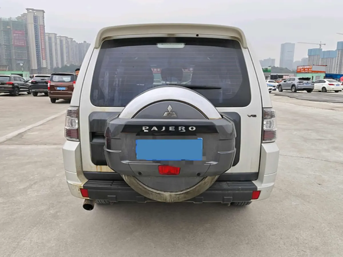 2018 Mitsubishi Pajero 3.0L 174HP V6 5AT,autocango,china used car exporter,china ev exporter,chinese used car exporter,chinese used ev exporter