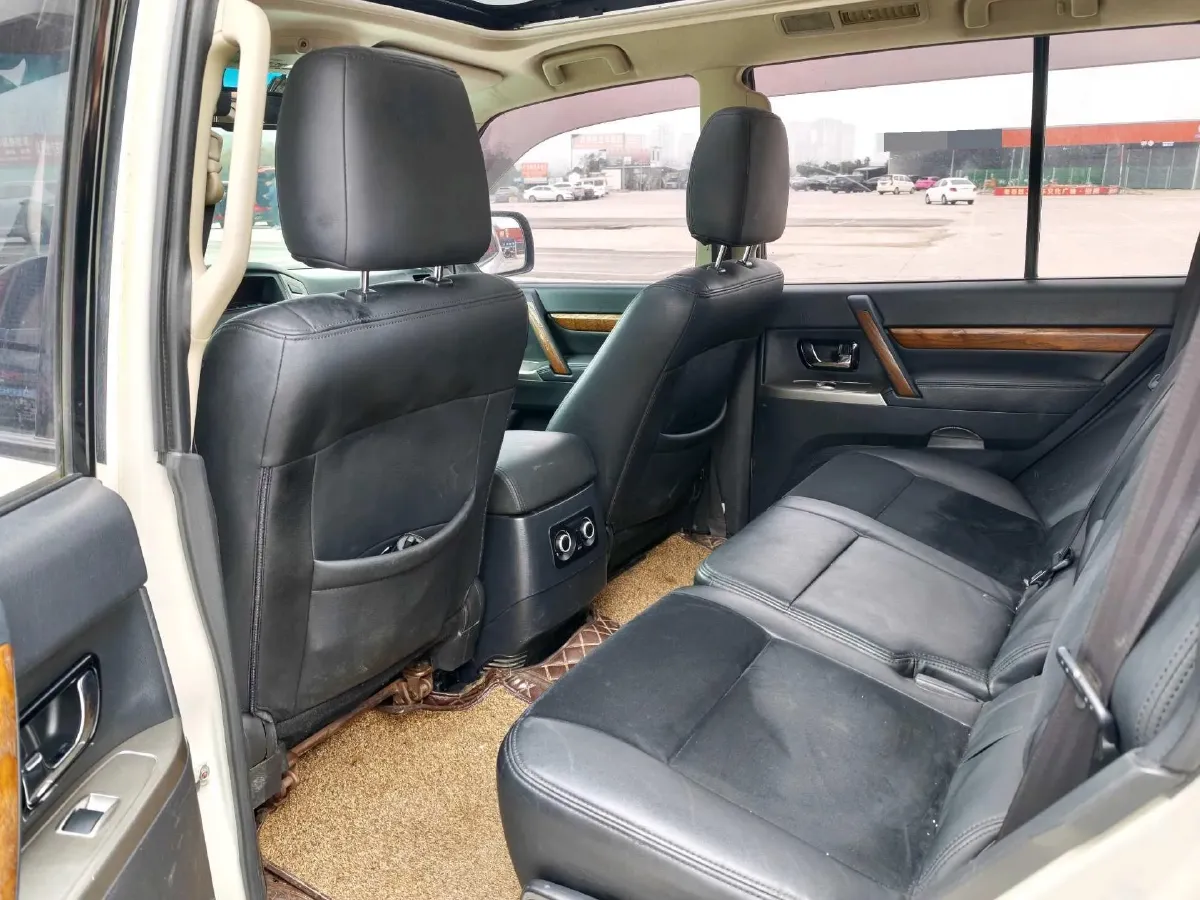 2018 Mitsubishi Pajero 3.0L 174HP V6 5AT,autocango,china used car exporter,china ev exporter,chinese used car exporter,chinese used ev exporter