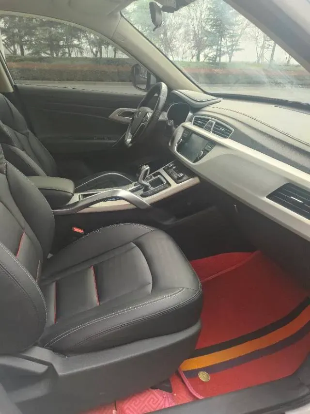 2020 Roewe i6 1.5T 169HP L4 7DCT,autocango,china used car exporter,china ev exporter,chinese used car exporter,chinese used ev exporter