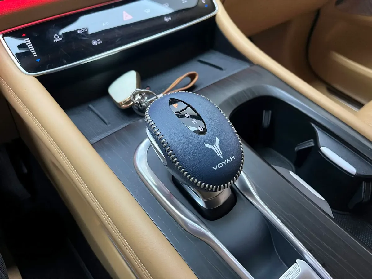 2022 Voyah Dream 1.5T 136HP L4 PHEV 25.57KWH,autocango,china used car exporter,china ev exporter,chinese used car exporter,chinese used ev exporter