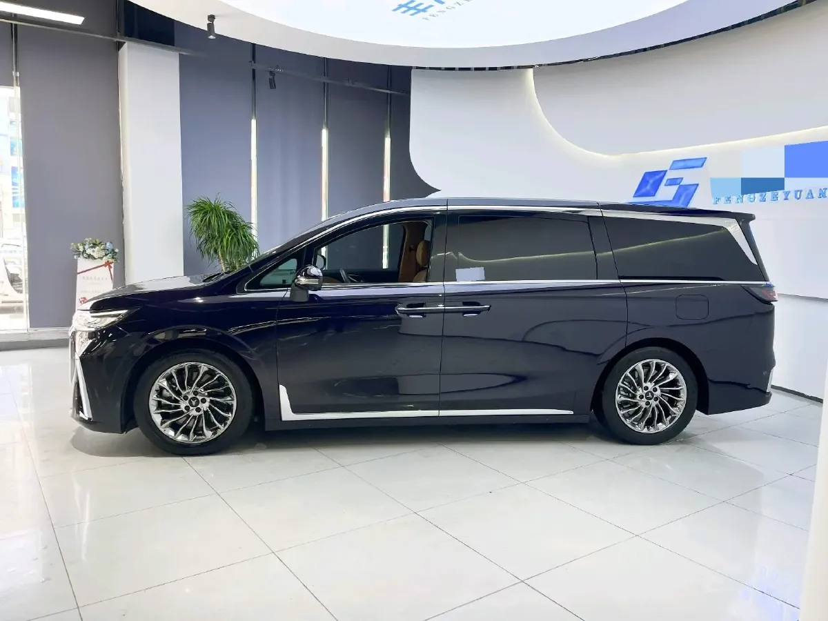 2022 Voyah Dream 1.5T 136HP L4 PHEV 25.57KWH,autocango,china used car exporter,china ev exporter,chinese used car exporter,chinese used ev exporter