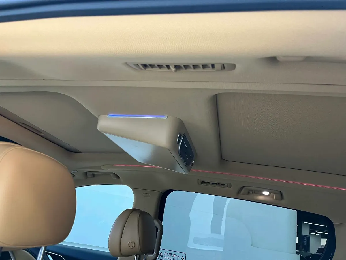 2022 Voyah Dream 1.5T 136HP L4 PHEV 25.57KWH,autocango,china used car exporter,china ev exporter,chinese used car exporter,chinese used ev exporter